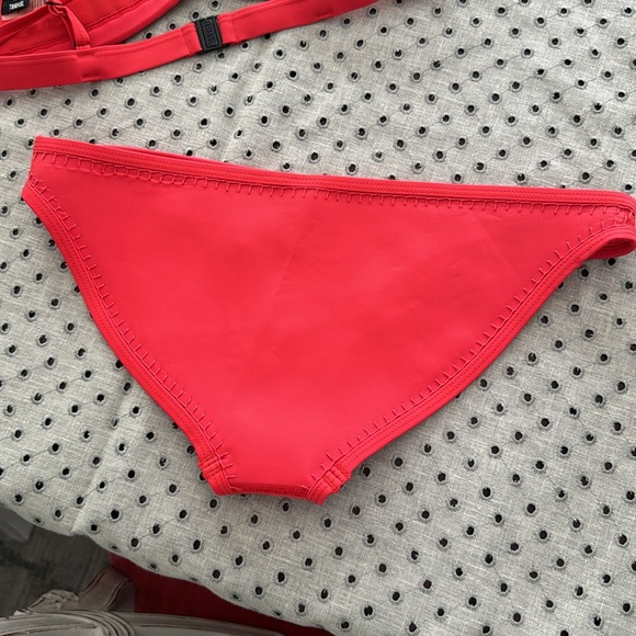 Triangl neoprene red/coral bikini size small - Picture 7 of 9